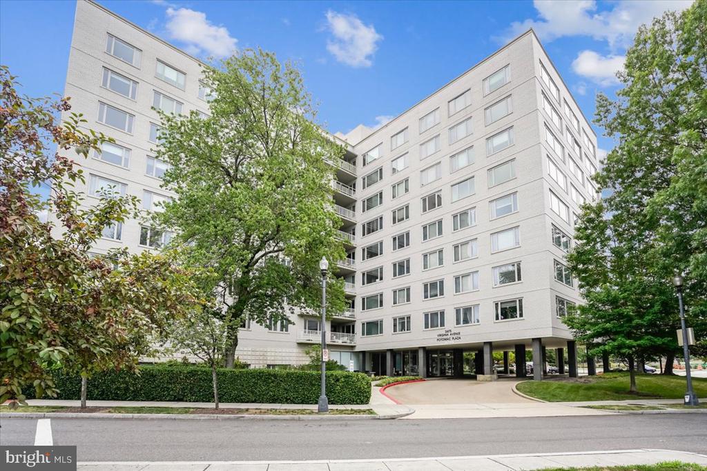2475 VIRGINIA AVENUE NW Unit: 918
