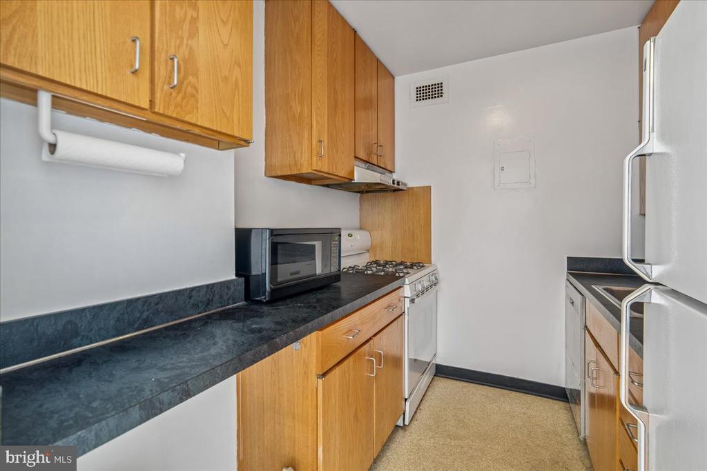 2475 VIRGINIA AVENUE NW Unit: 918