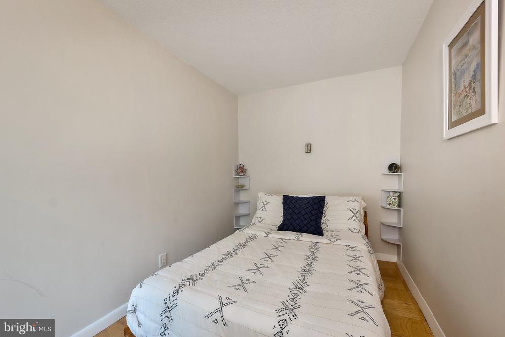 2201 L STREET NW Unit: 217