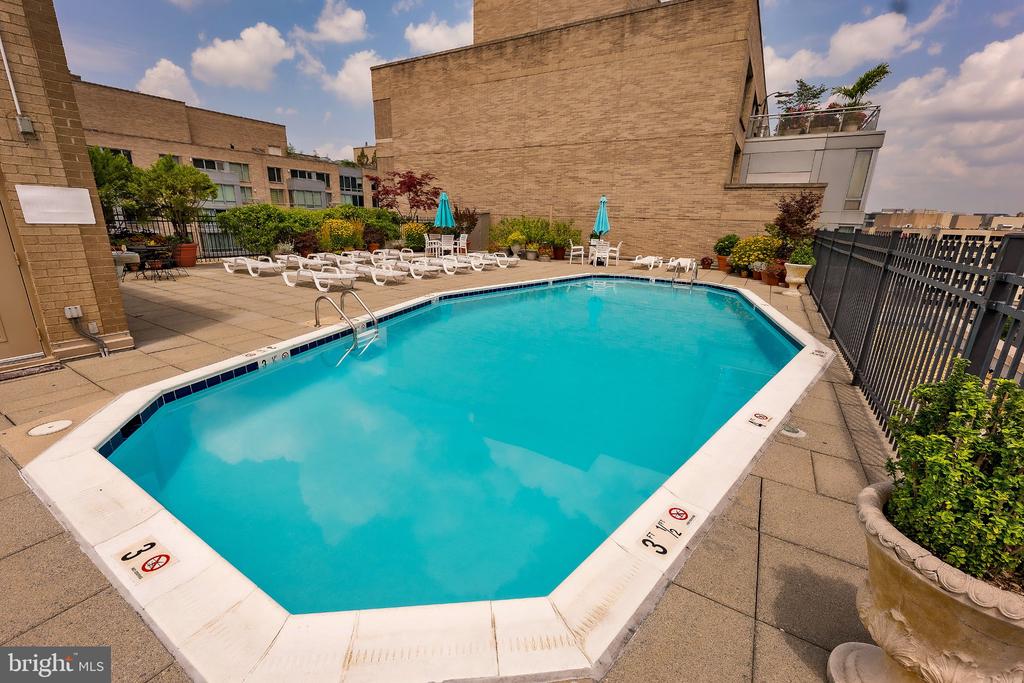 2201 L STREET NW Unit: 217