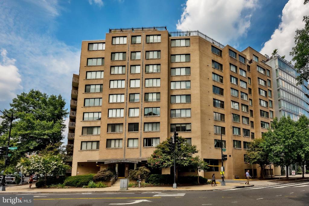 2201 L STREET NW Unit: 217