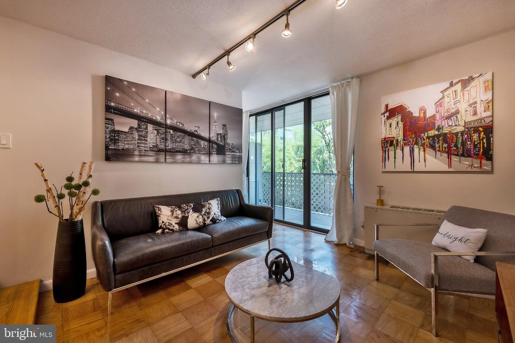 2201 L STREET NW Unit: 217