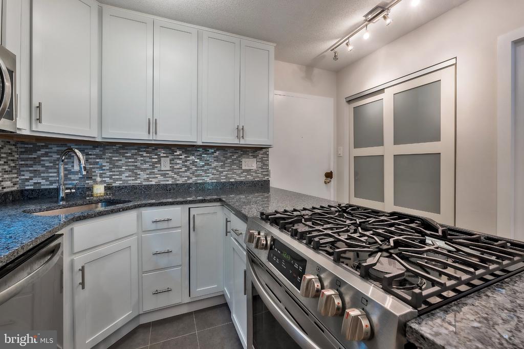 2201 L STREET NW Unit: 217