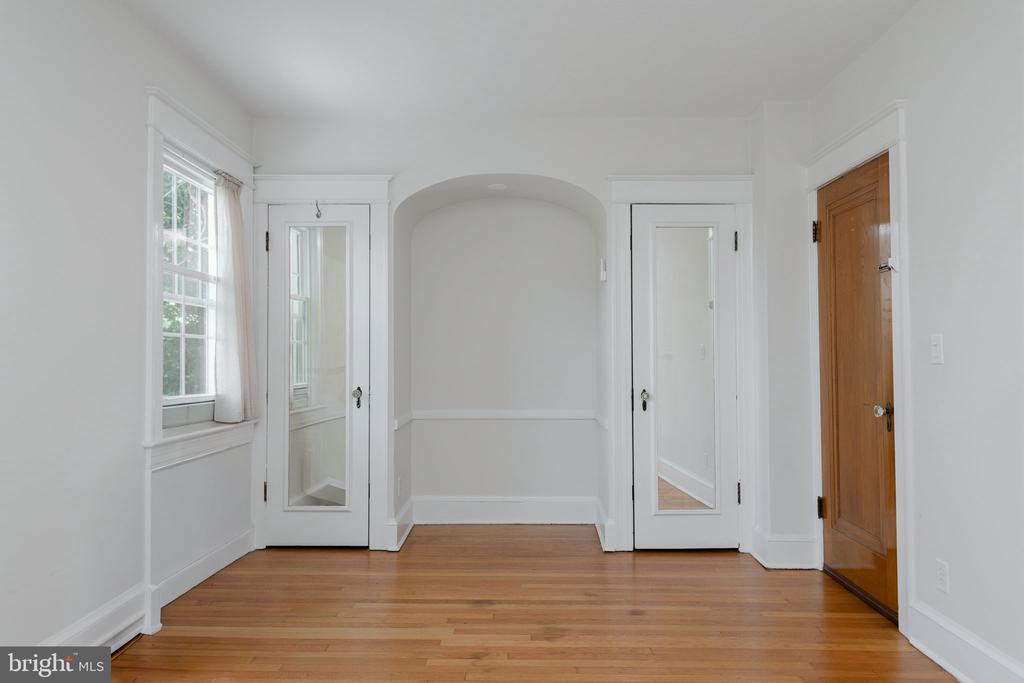 2410 39TH STREET NW