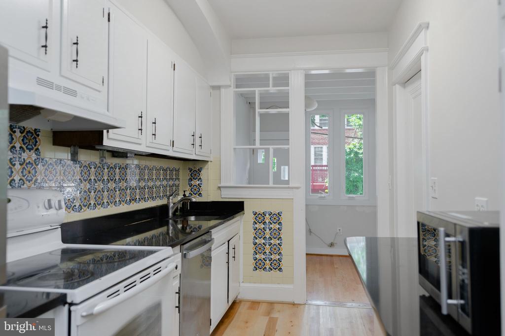 2410 39TH STREET NW
