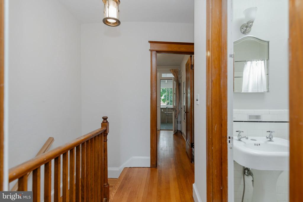 2410 39TH STREET NW