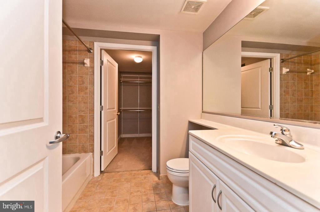555 MASSACHUSETTS AVENUE NW Unit: 313