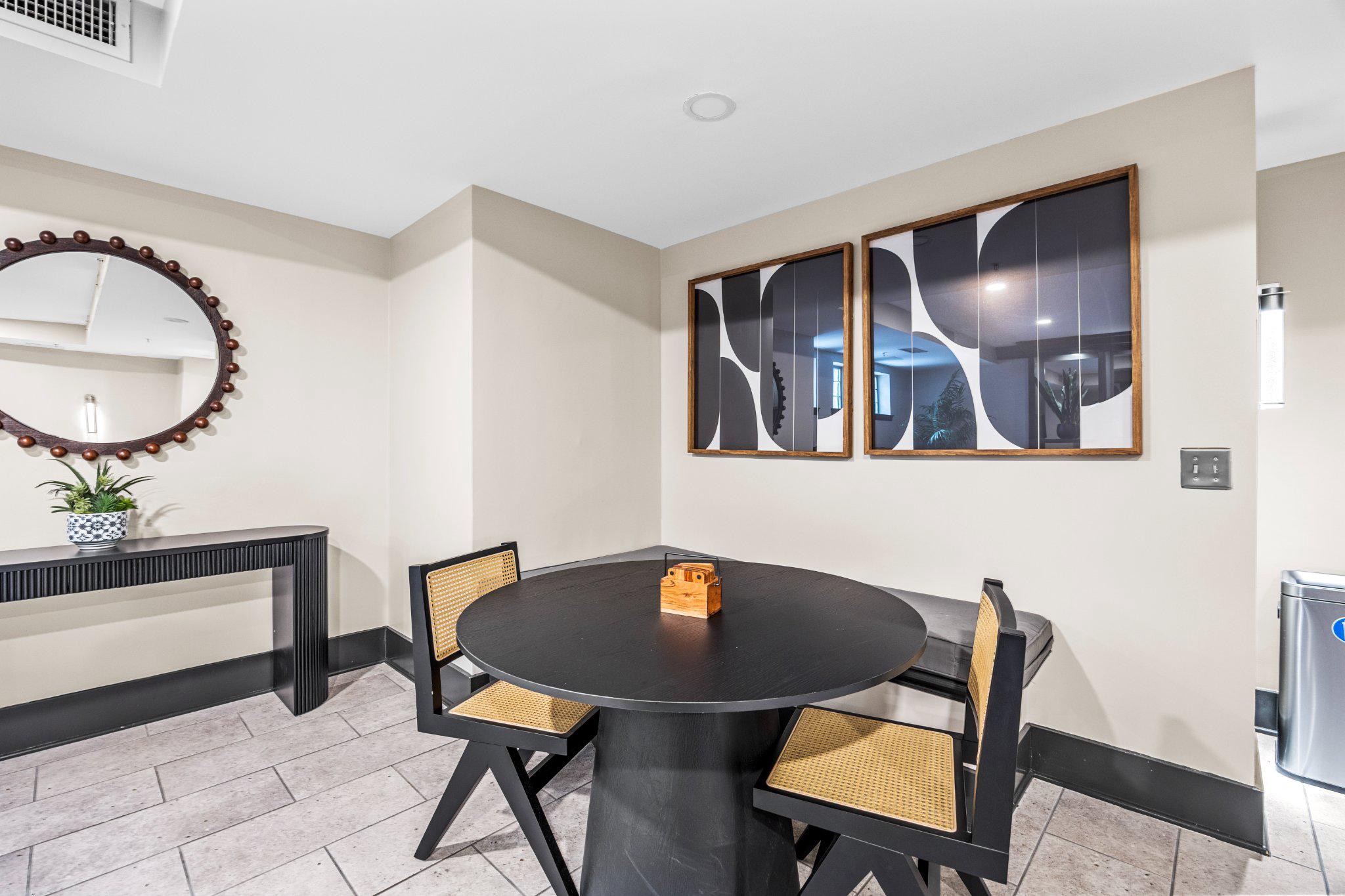 555 MASSACHUSETTS AVENUE NW Unit: 313
