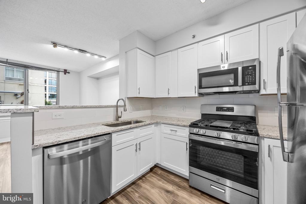 555 MASSACHUSETTS AVENUE NW Unit: 313
