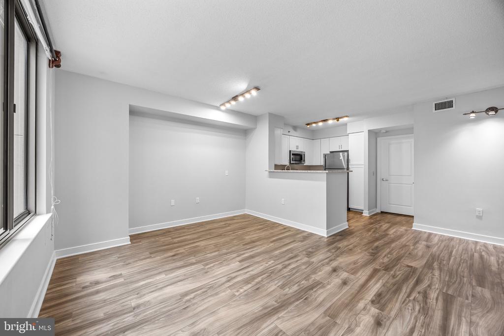 555 MASSACHUSETTS AVENUE NW Unit: 313