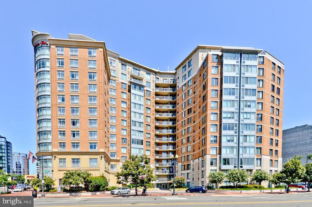 555 MASSACHUSETTS AVENUE NW Unit: 313