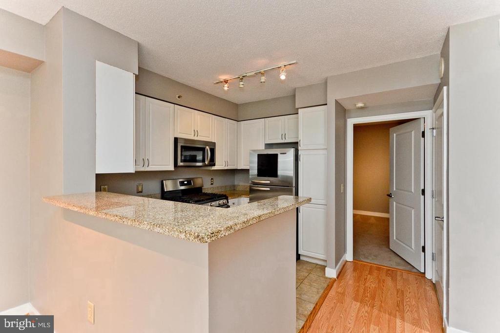 555 MASSACHUSETTS AVENUE NW Unit: 313