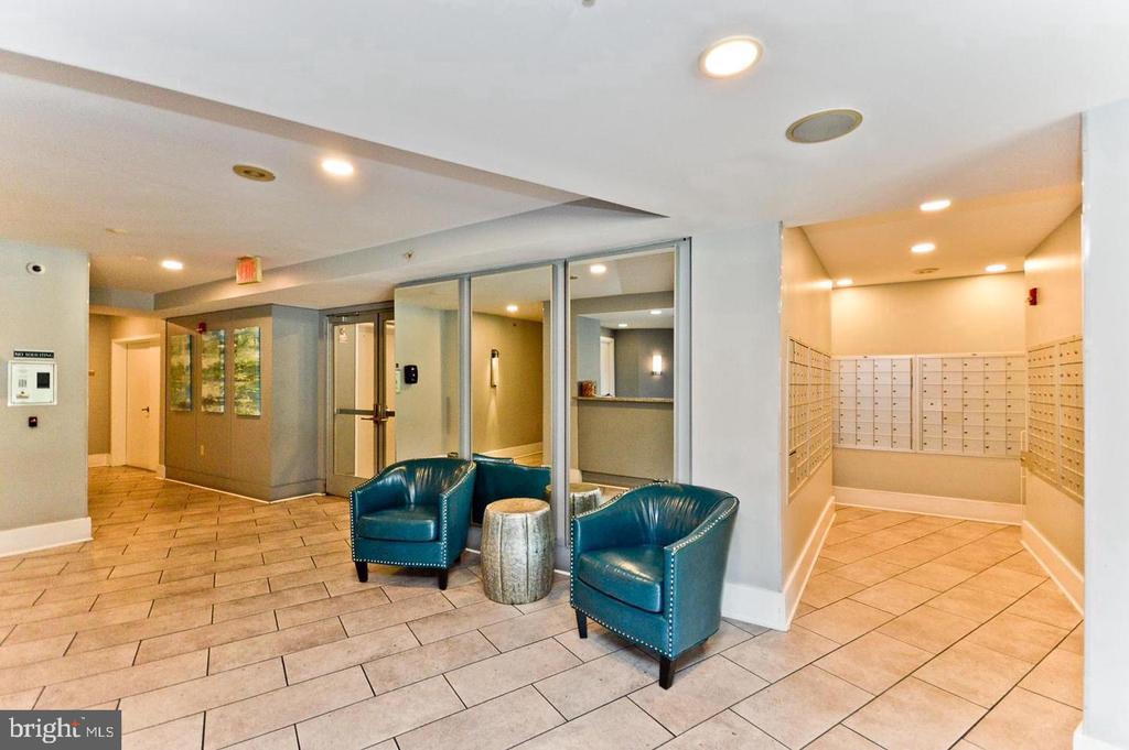 555 MASSACHUSETTS AVENUE NW Unit: 313