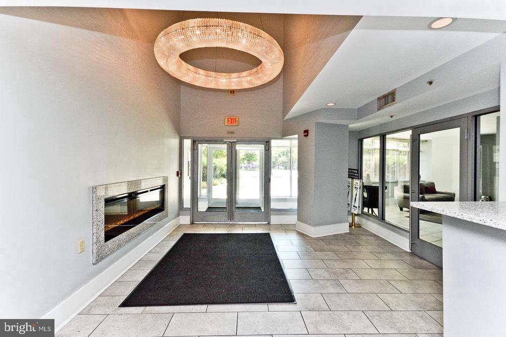 555 MASSACHUSETTS AVENUE NW Unit: 313