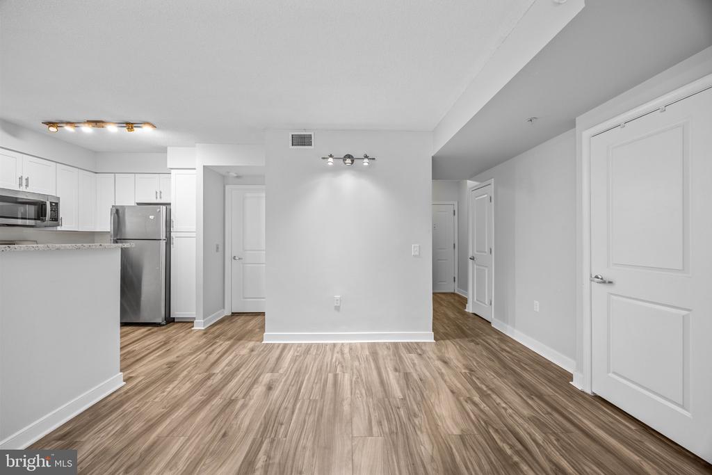 555 MASSACHUSETTS AVENUE NW Unit: 313