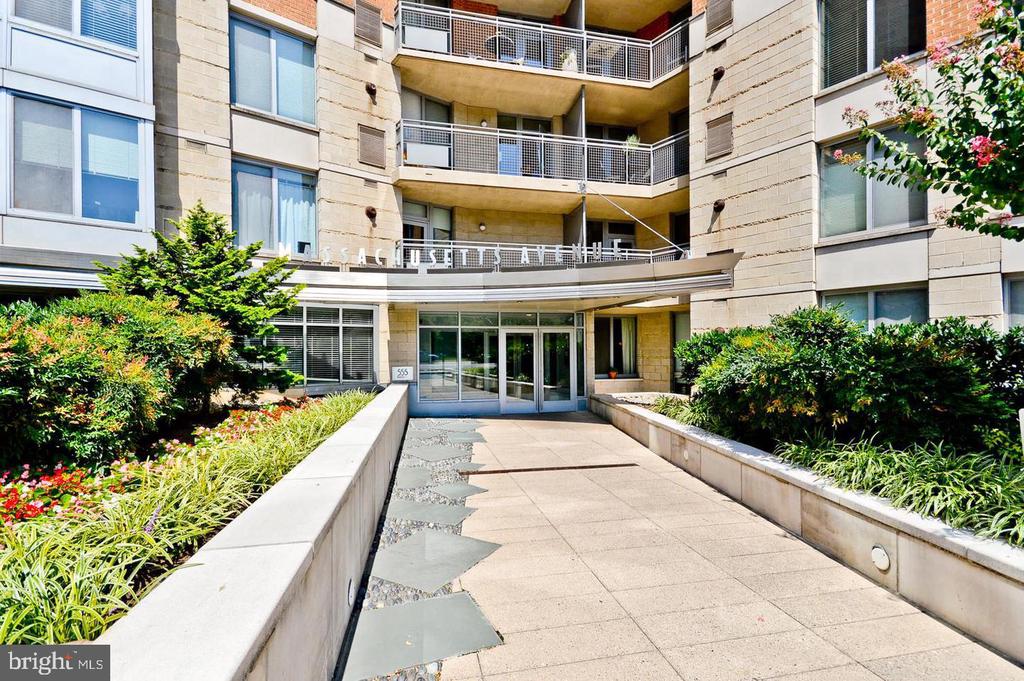555 MASSACHUSETTS AVENUE NW Unit: 313