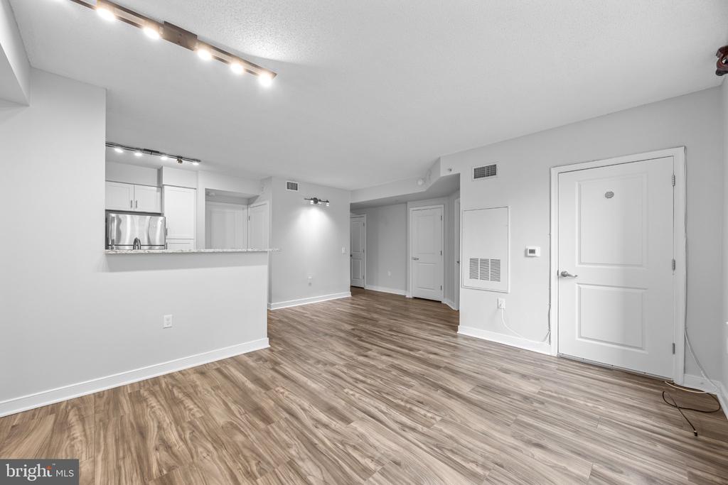 555 MASSACHUSETTS AVENUE NW Unit: 313