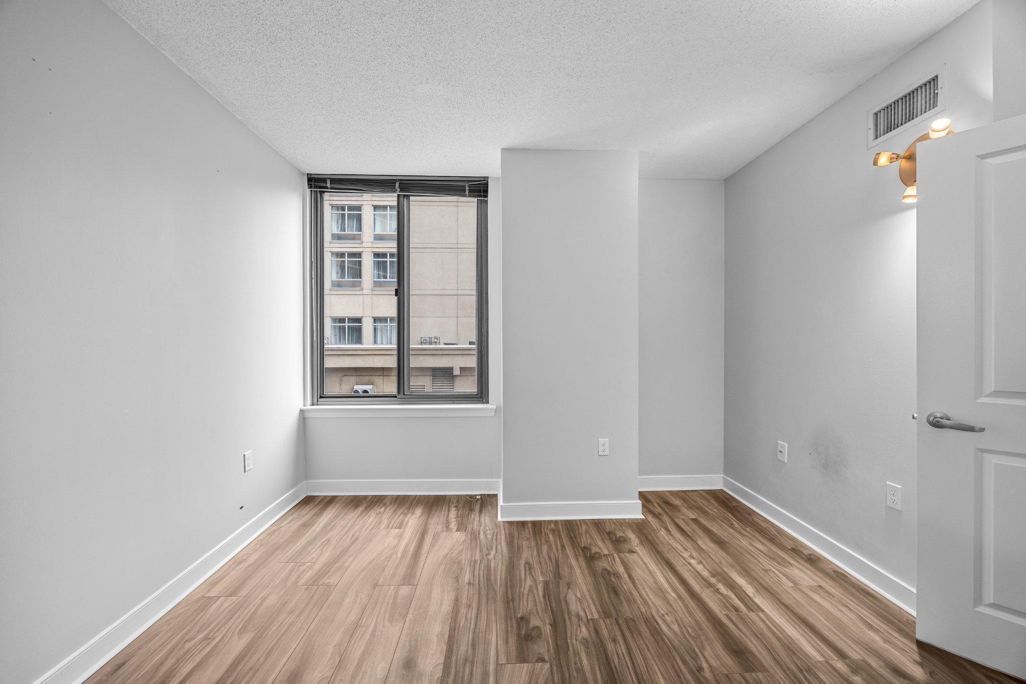 555 MASSACHUSETTS AVENUE NW Unit: 313