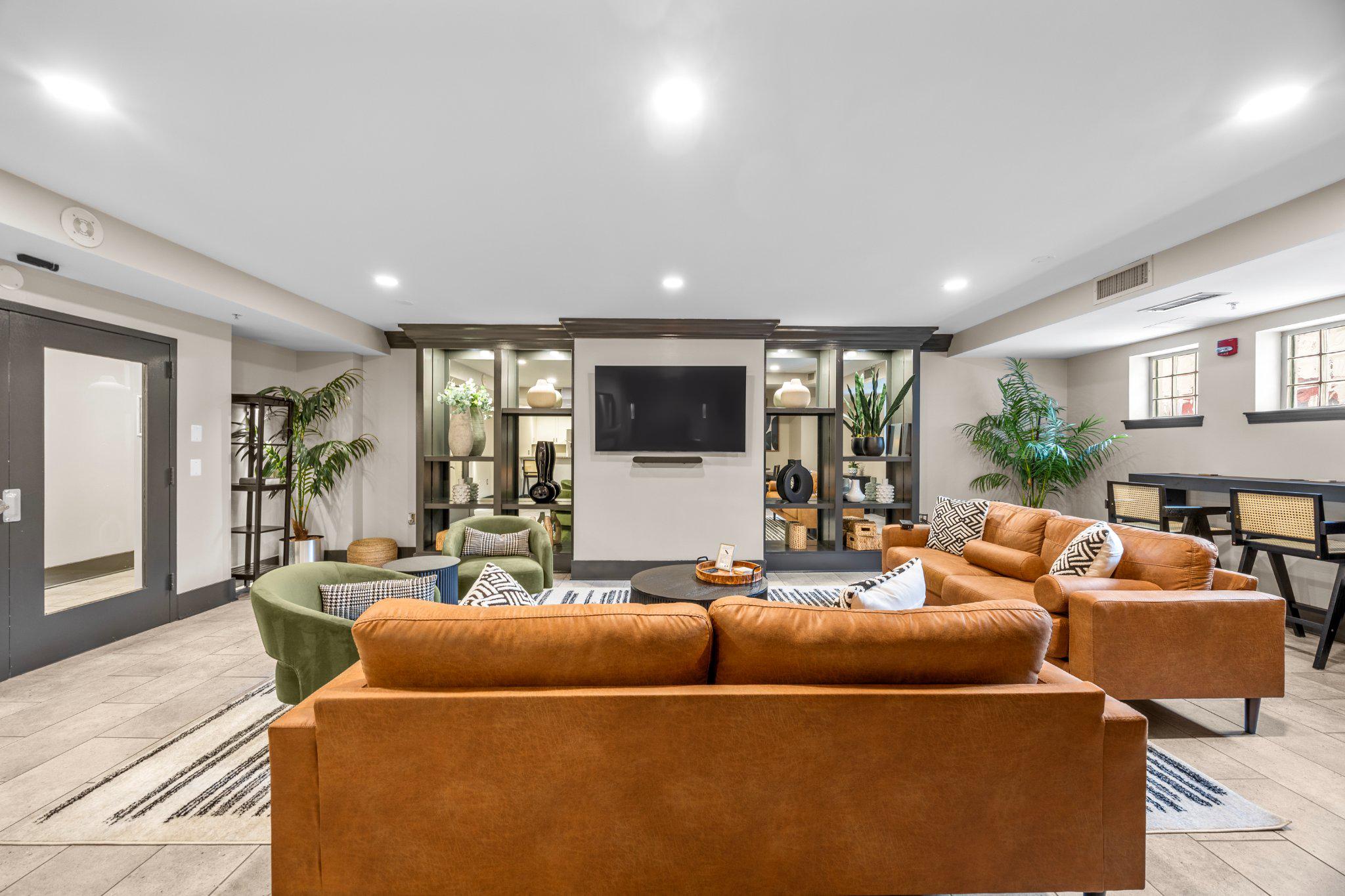 555 MASSACHUSETTS AVENUE NW Unit: 313