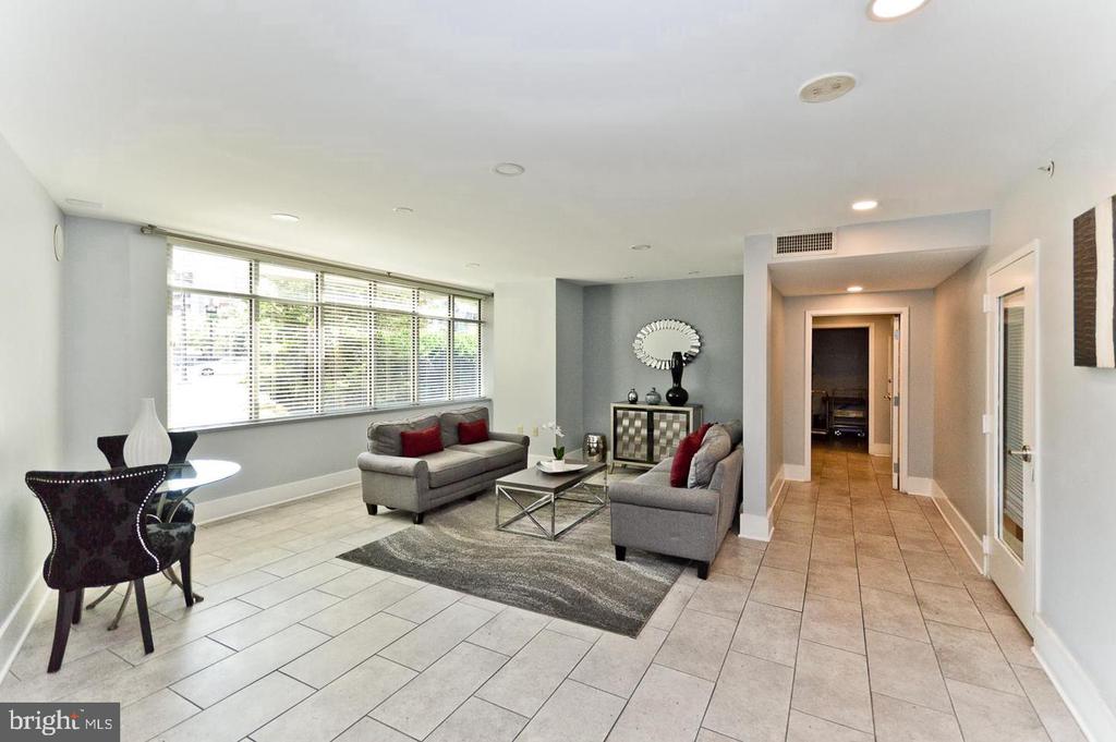 555 MASSACHUSETTS AVENUE NW Unit: 313