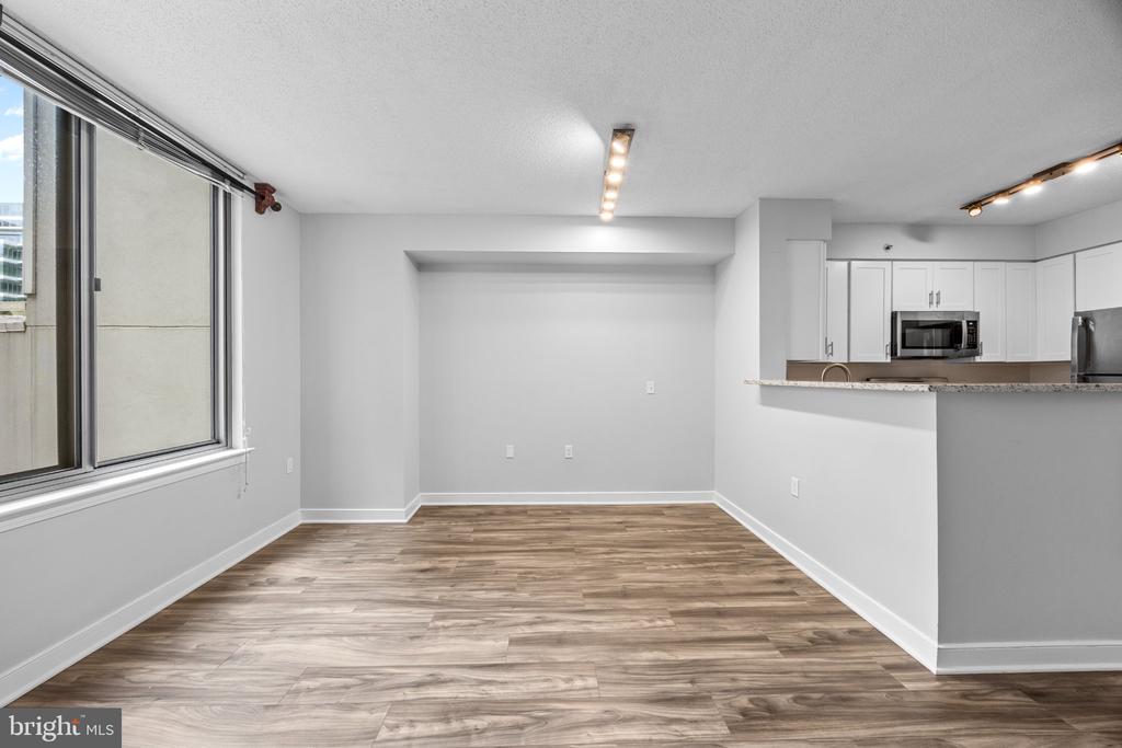 555 MASSACHUSETTS AVENUE NW Unit: 313