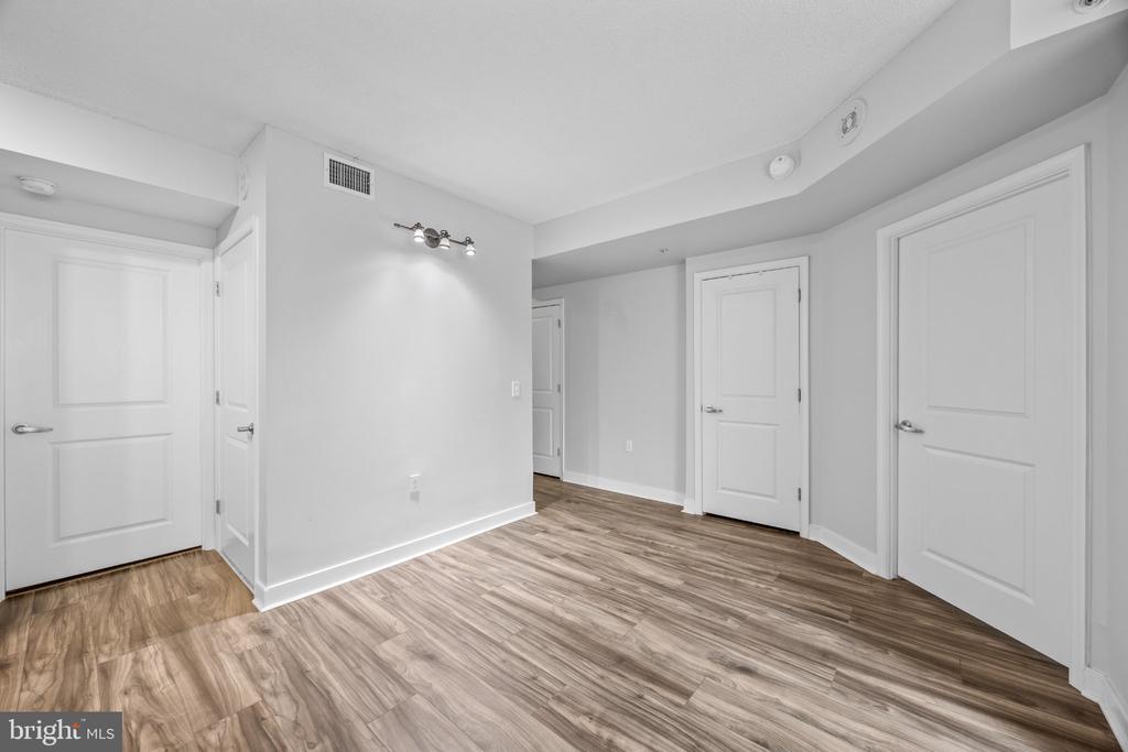 555 MASSACHUSETTS AVENUE NW Unit: 313
