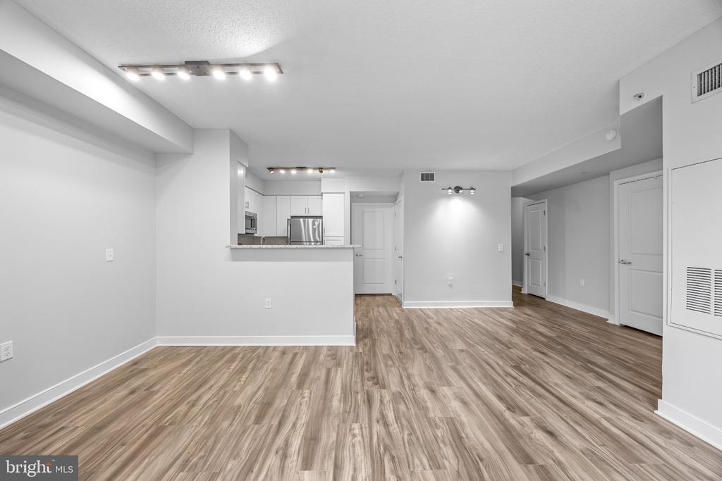 555 MASSACHUSETTS AVENUE NW Unit: 313
