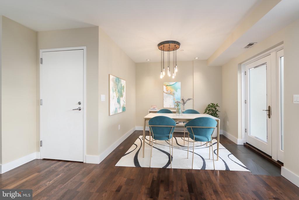 915 12TH STREET NE Unit: 1