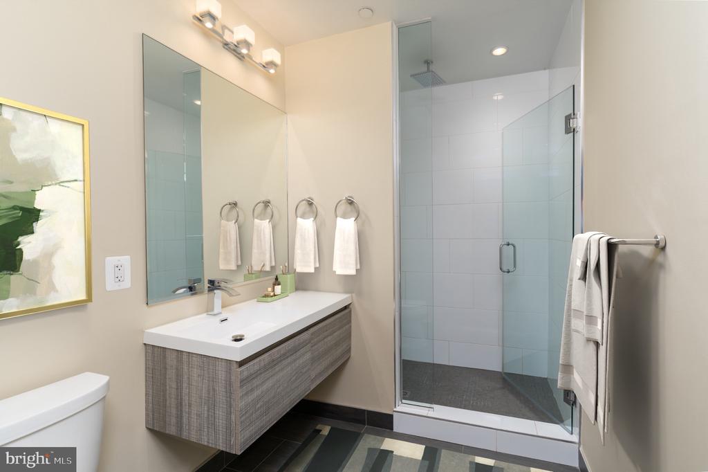 915 12TH STREET NE Unit: 1