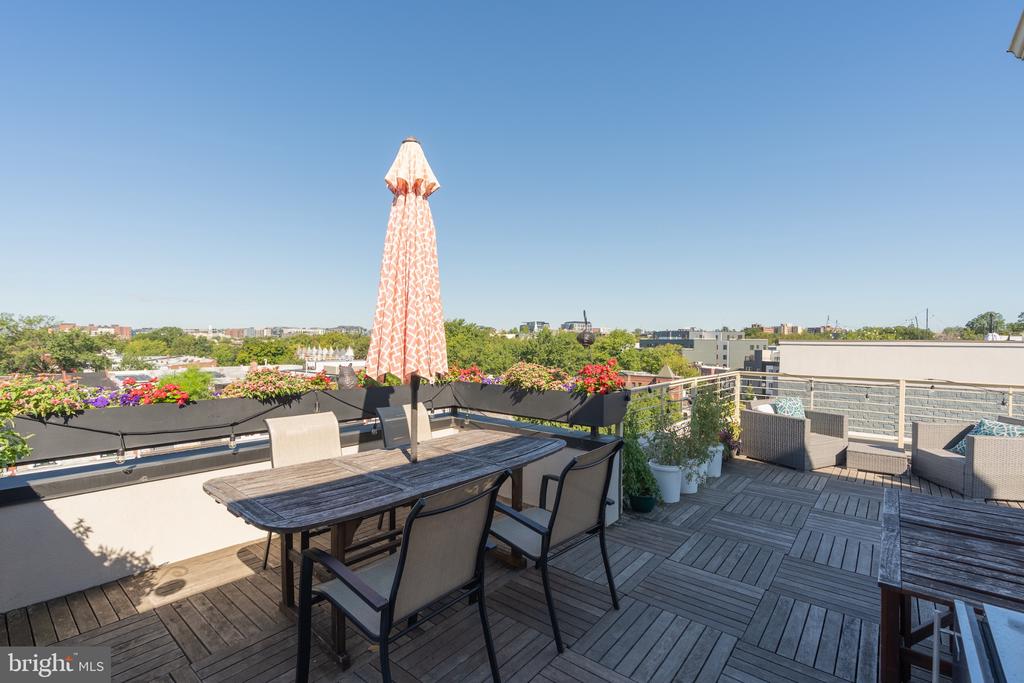 915 12TH STREET NE Unit: 1