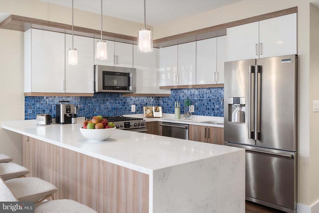 915 12TH STREET NE Unit: 1