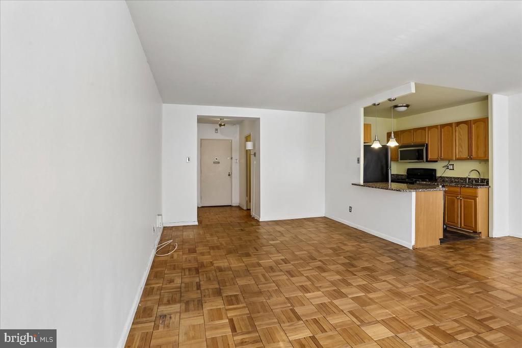 2475 VIRGINIA NW Unit: 220