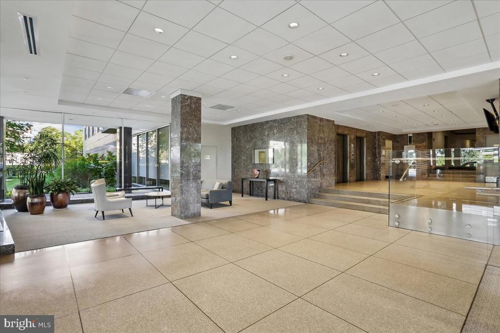 2475 VIRGINIA NW Unit: 220