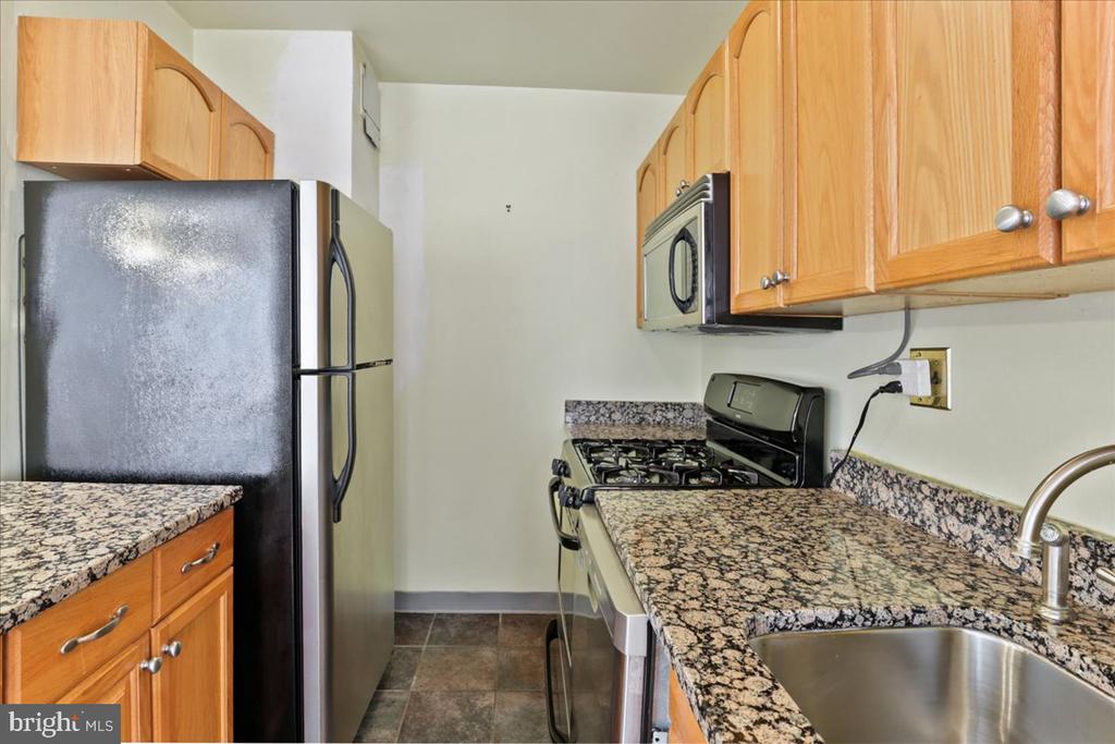 2475 VIRGINIA NW Unit: 220