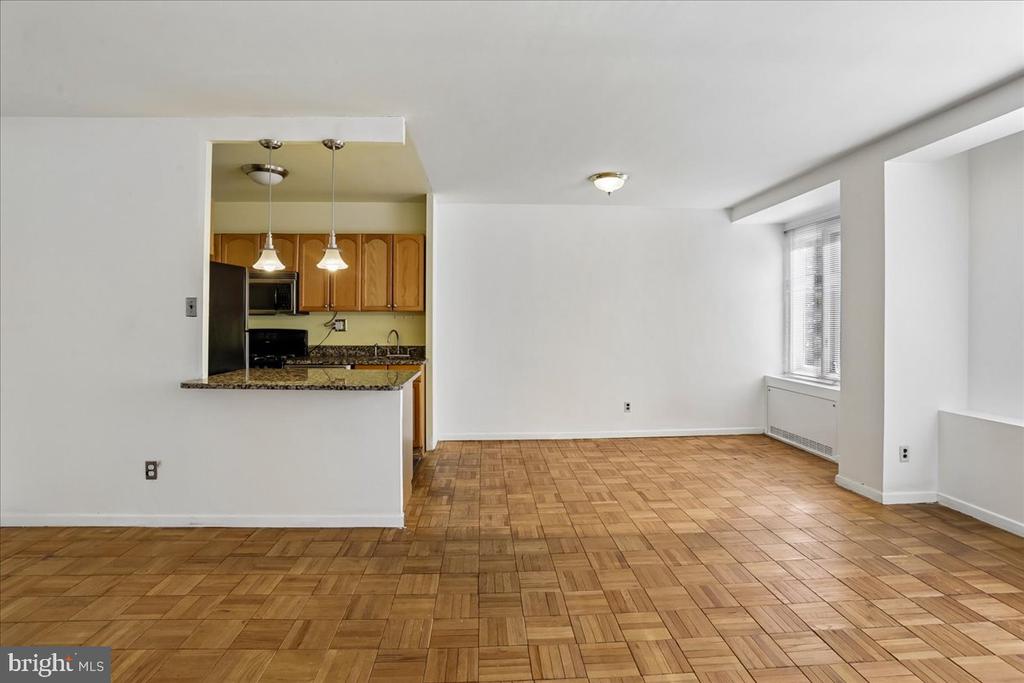 2475 VIRGINIA NW Unit: 220
