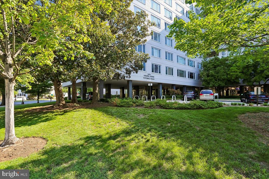 2475 VIRGINIA NW Unit: 220