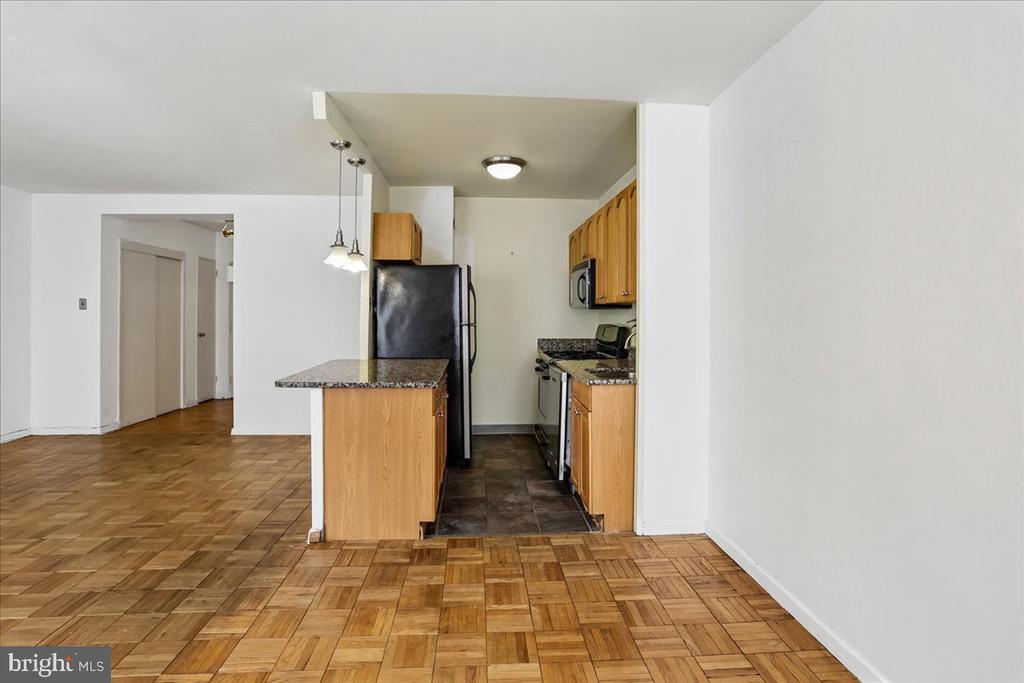 2475 VIRGINIA NW Unit: 220