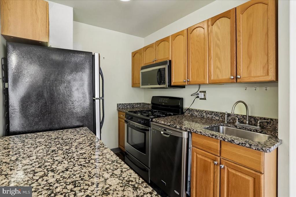 2475 VIRGINIA NW Unit: 220