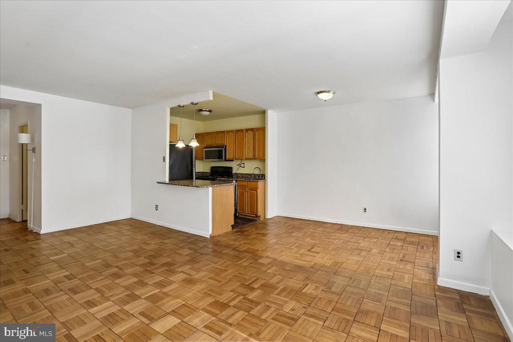 2475 VIRGINIA NW Unit: 220