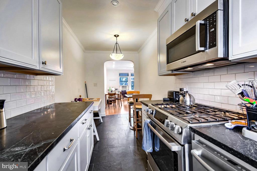 2803 CORTLAND PLACE NW Unit: 205