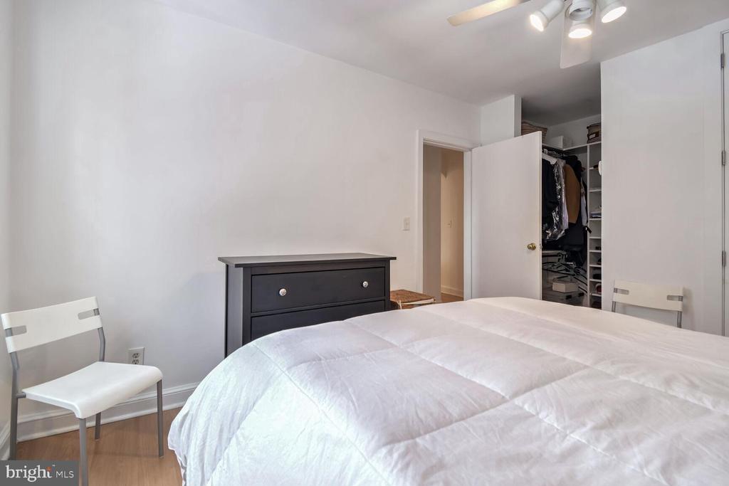 2803 CORTLAND PLACE NW Unit: 205
