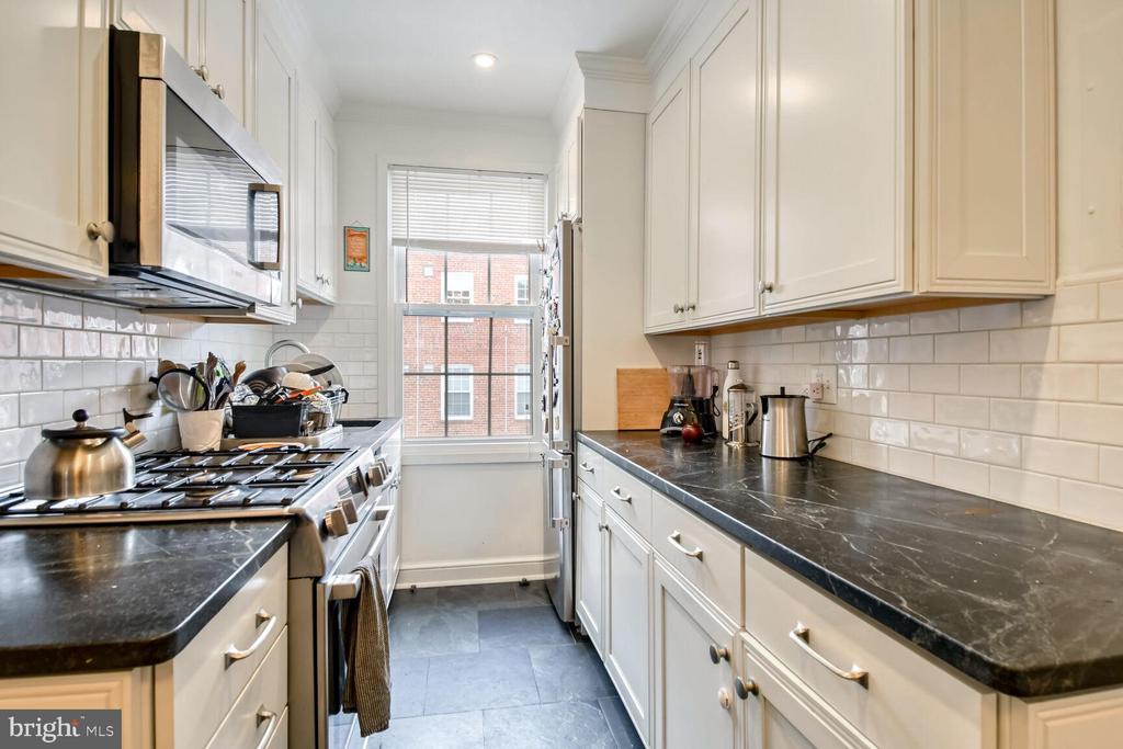 2803 CORTLAND PLACE NW Unit: 205