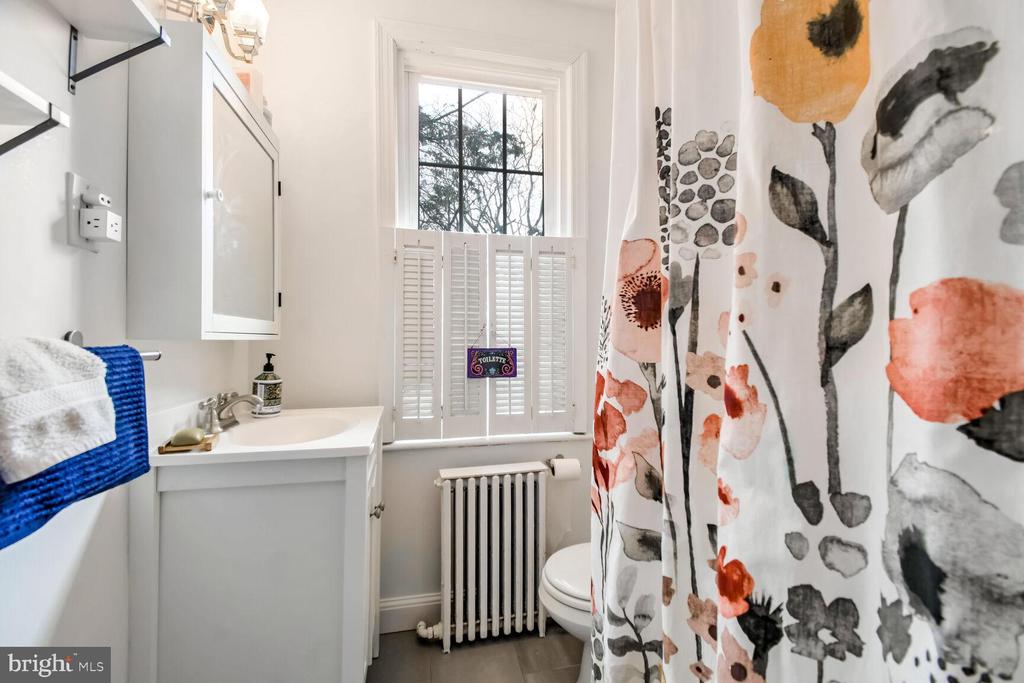 2803 CORTLAND PLACE NW Unit: 205