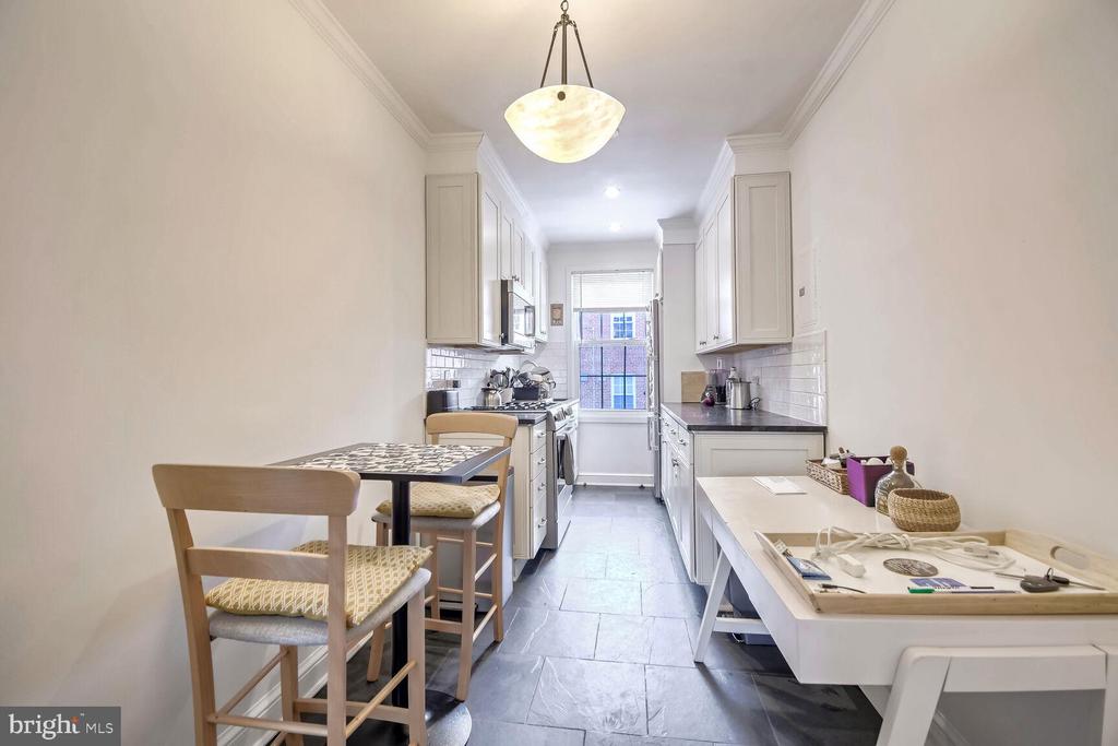2803 CORTLAND PLACE NW Unit: 205