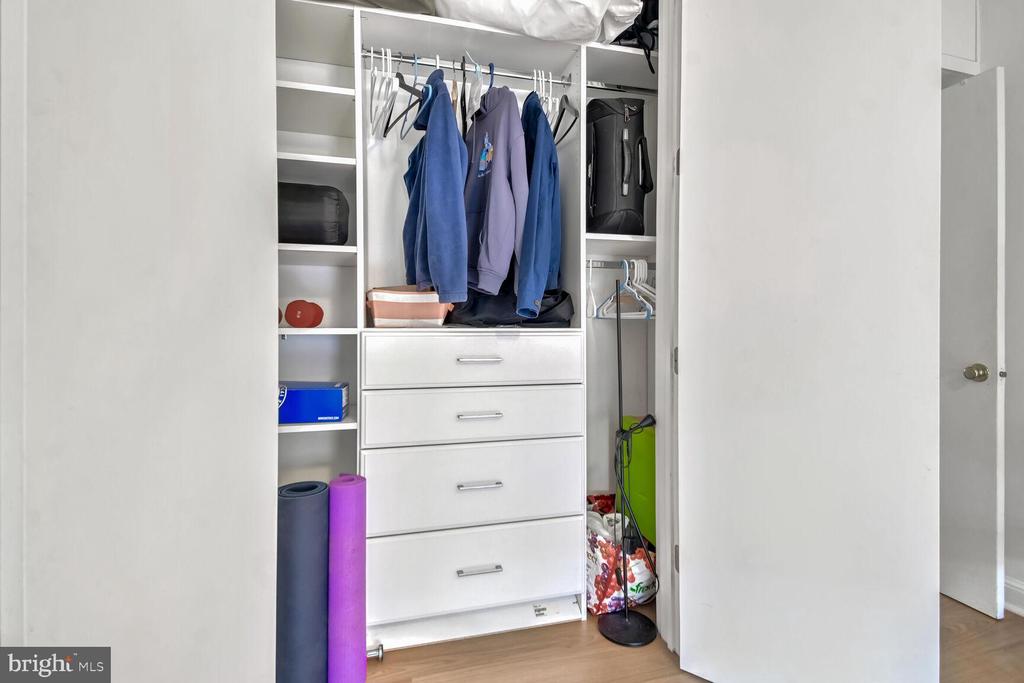 2803 CORTLAND PLACE NW Unit: 205