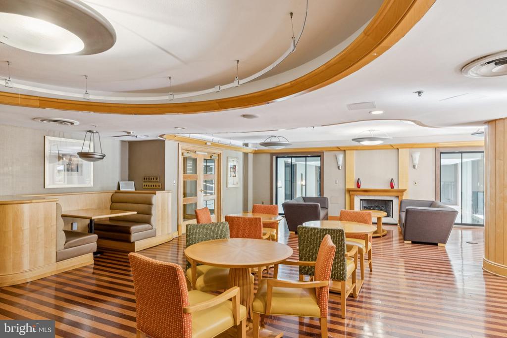 616 E E STREET NW Unit: 656