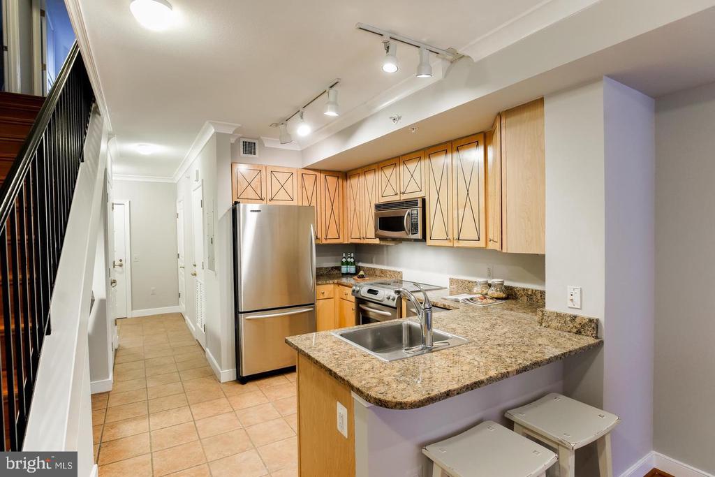 616 E E STREET NW Unit: 656