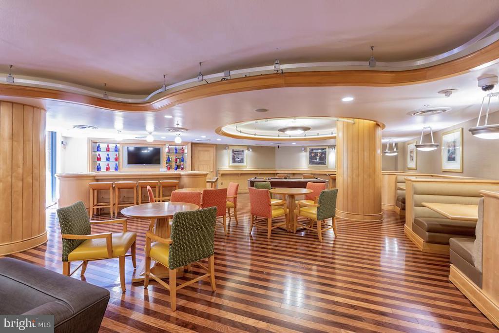 616 E E STREET NW Unit: 656