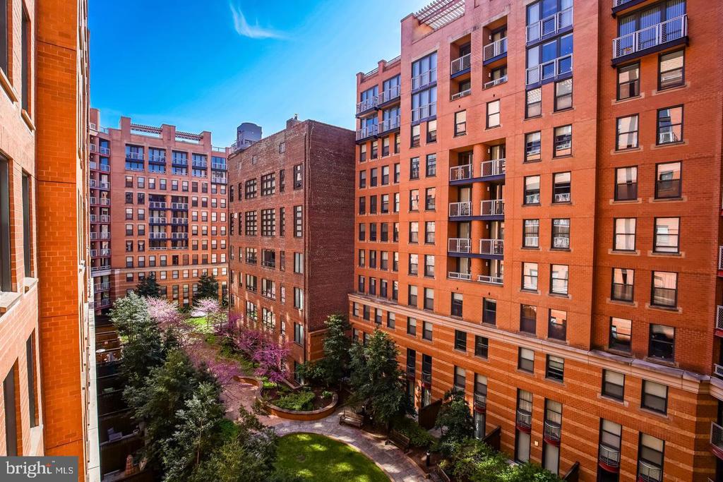 616 E E STREET NW Unit: 656