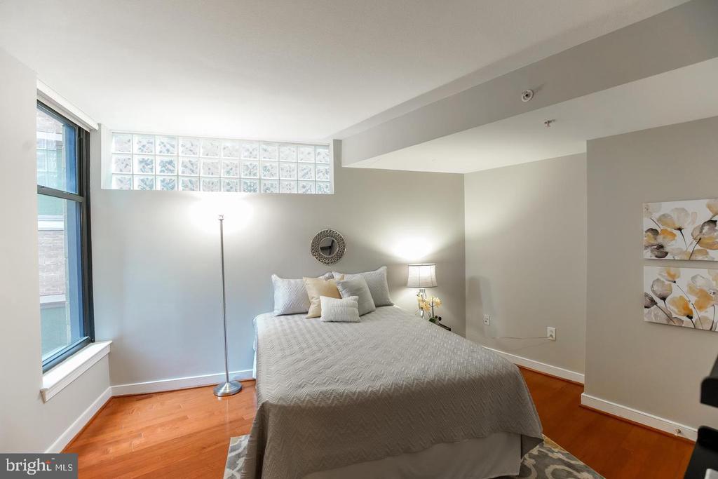616 E E STREET NW Unit: 656